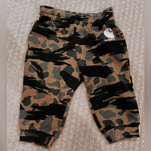 ••Carhartt Camo Joggers - Picture 1 of 2
